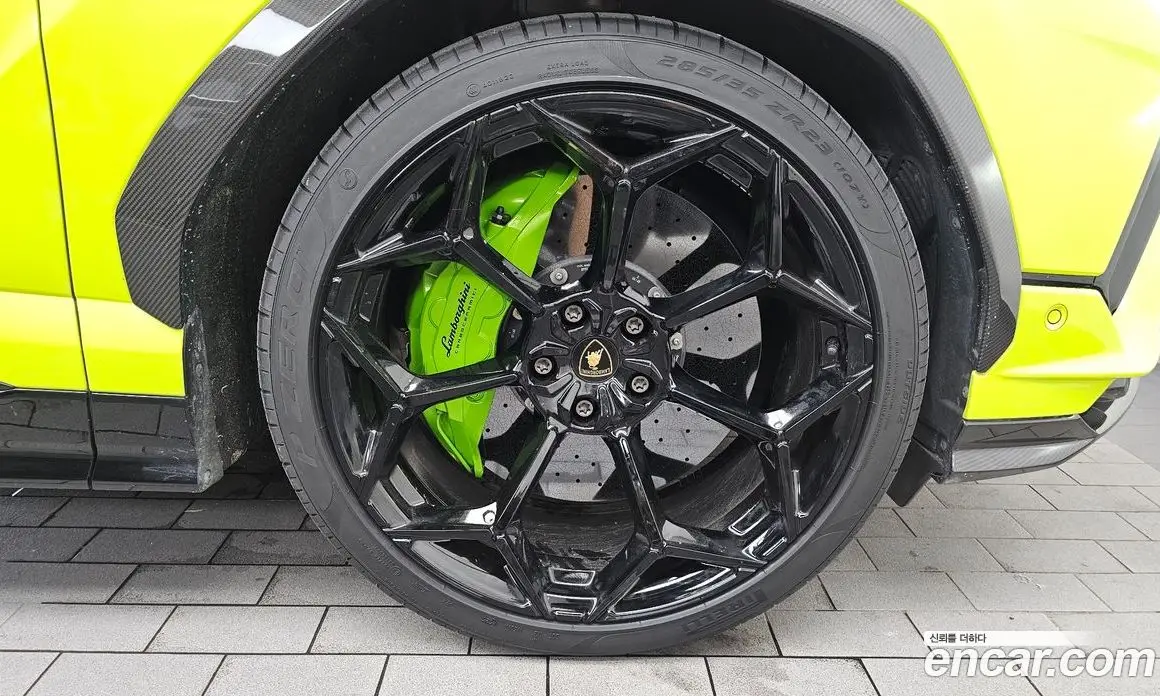 Lamborghini Urus 2024 4.0 автомат (гидро), фото 7 Lamborghini Urus 2024 4.0 автомат (гидро), фото 7