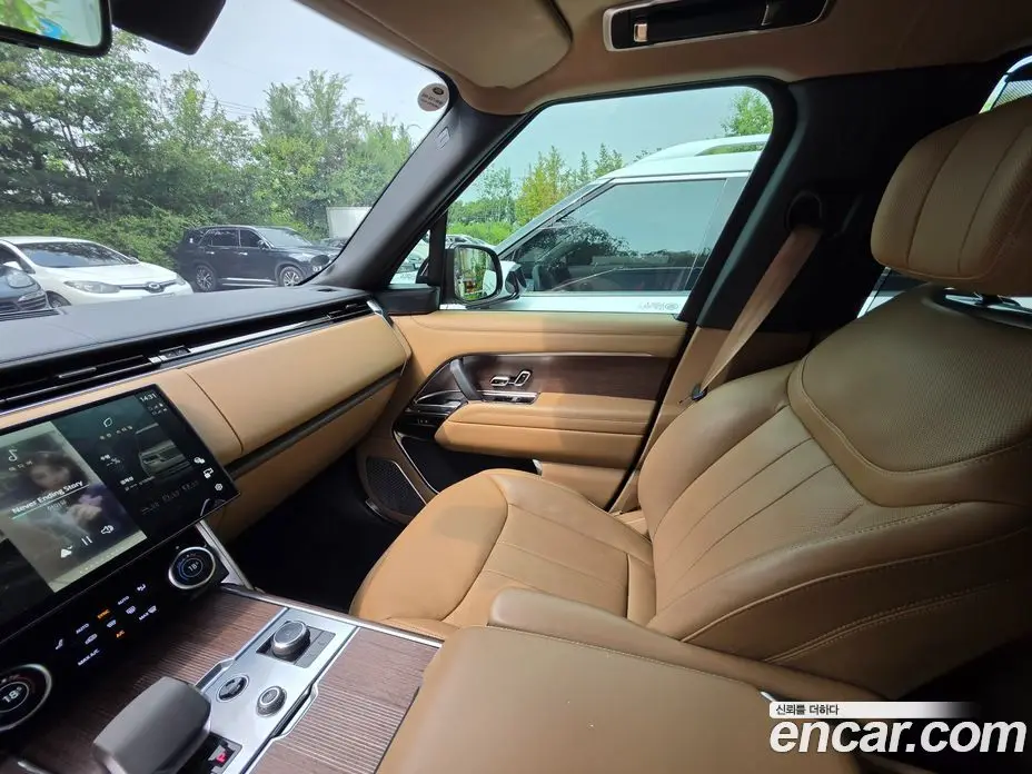 Land Rover Range Rover 2022 4.4 автомат (гидро), фото 13