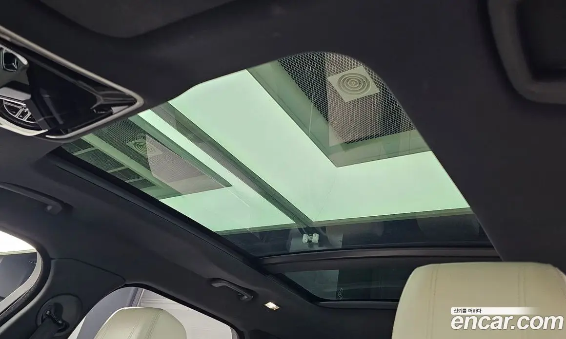 Land Rover Range Rover Velar 2019 2.0 автомат (гидро), фото 17
