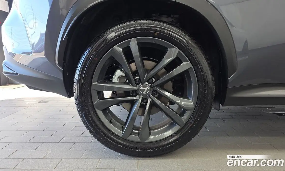 Lexus NX 2026 2.5 автомат (гидро), фото 5
