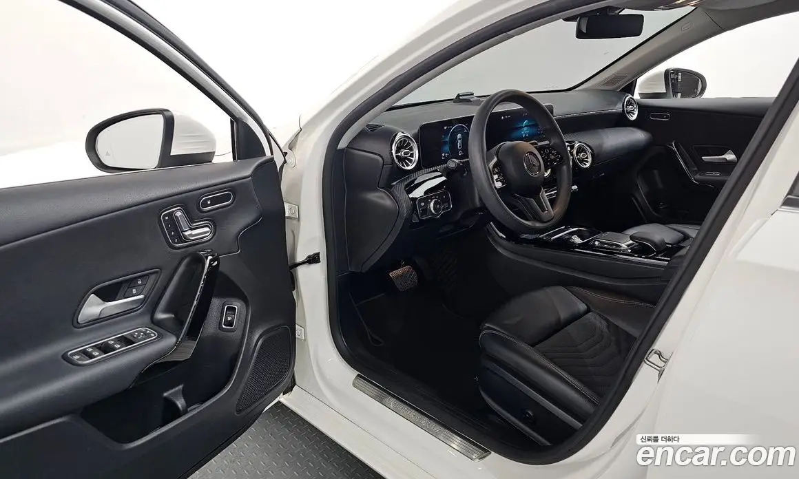 Mercedes-Benz A-Class 2020 2.0 автомат (гидро), фото 13 Mercedes-Benz A-Class 2020 2.0 автомат (гидро), фото 13