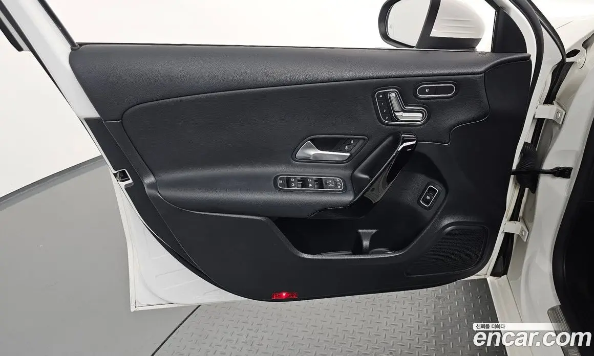 Mercedes-Benz A-Class 2020 2.0 автомат (гидро), фото 14 Mercedes-Benz A-Class 2020 2.0 автомат (гидро), фото 14