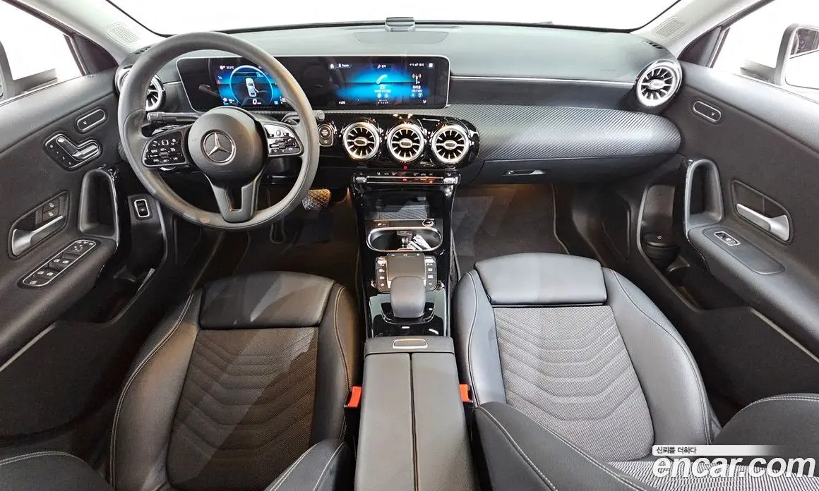 Mercedes-Benz A-Class 2020 2.0 автомат (гидро), фото 10 Mercedes-Benz A-Class 2020 2.0 автомат (гидро), фото 10