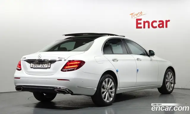 Mercedes-Benz E-Class 2019 2.0 автомат (гидро), миниатюра 2