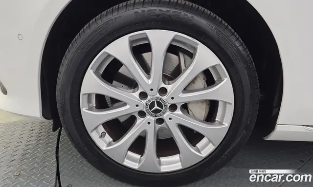 Mercedes-Benz E-Class 2019 2.0 автомат (гидро), миниатюра 5