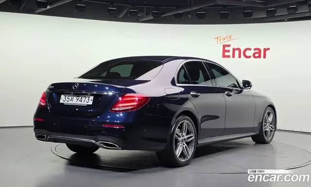 Mercedes-Benz E-Class 2019 2.0 автомат (гидро), миниатюра 2