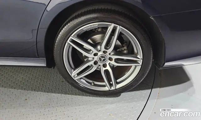 Mercedes-Benz E-Class 2019 2.0 автомат (гидро), миниатюра 7