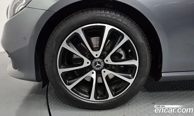 Mercedes-Benz E-Class 2020 2.0 автомат (гидро), миниатюра 5 Mercedes-Benz E-Class 2020 2.0 автомат (гидро), миниатюра 5