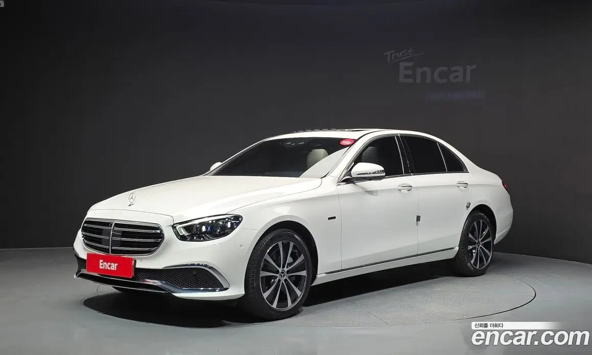 Mercedes-Benz E-Class 2021 2.0 автомат (гидро), фото 1 Mercedes-Benz E-Class 2021 2.0 автомат (гидро), фото 1