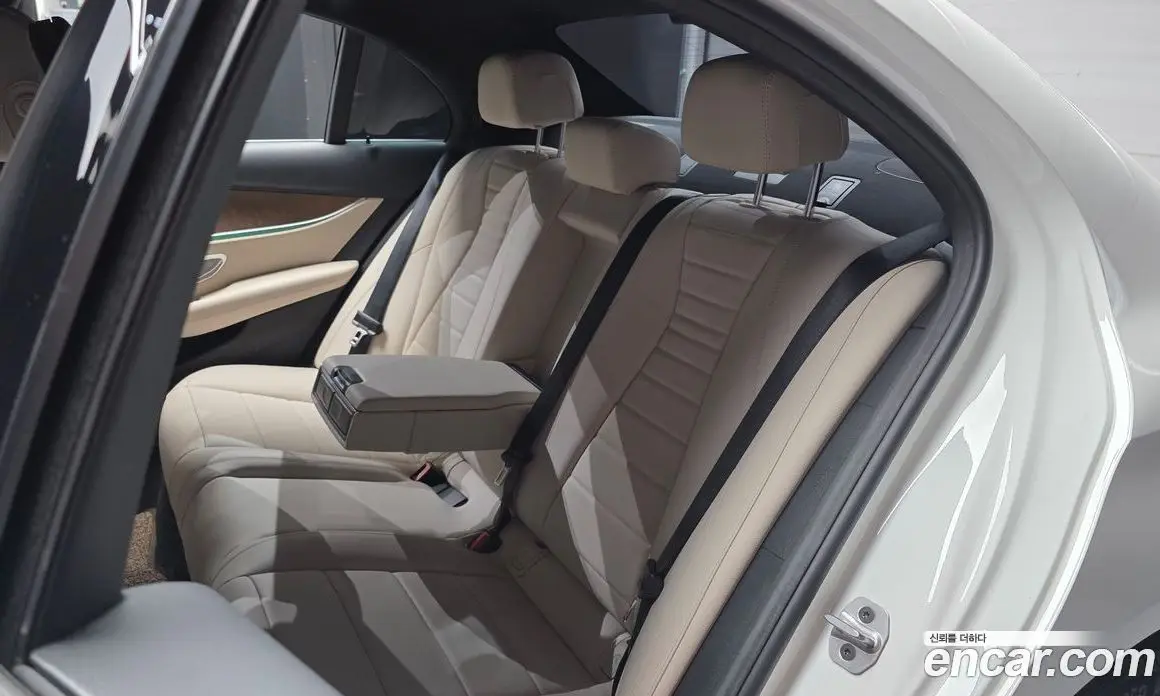 Mercedes-Benz E-Class 2021 2.0 автомат (гидро), фото 18 Mercedes-Benz E-Class 2021 2.0 автомат (гидро), фото 18