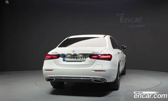 Mercedes-Benz E-Class 2021 2.0 автомат (гидро), миниатюра 4 Mercedes-Benz E-Class 2021 2.0 автомат (гидро), миниатюра 4