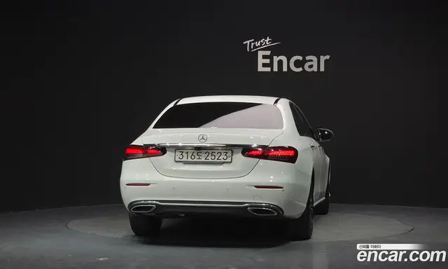 Mercedes-Benz E-Class 2021 2.0 автомат (гидро), миниатюра 4