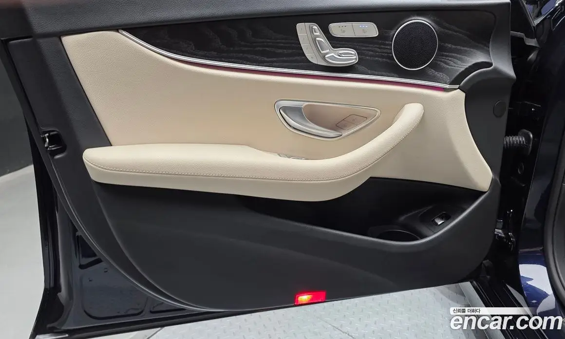 Mercedes-Benz E-Class 2023 2.0 автомат (гидро), фото 14