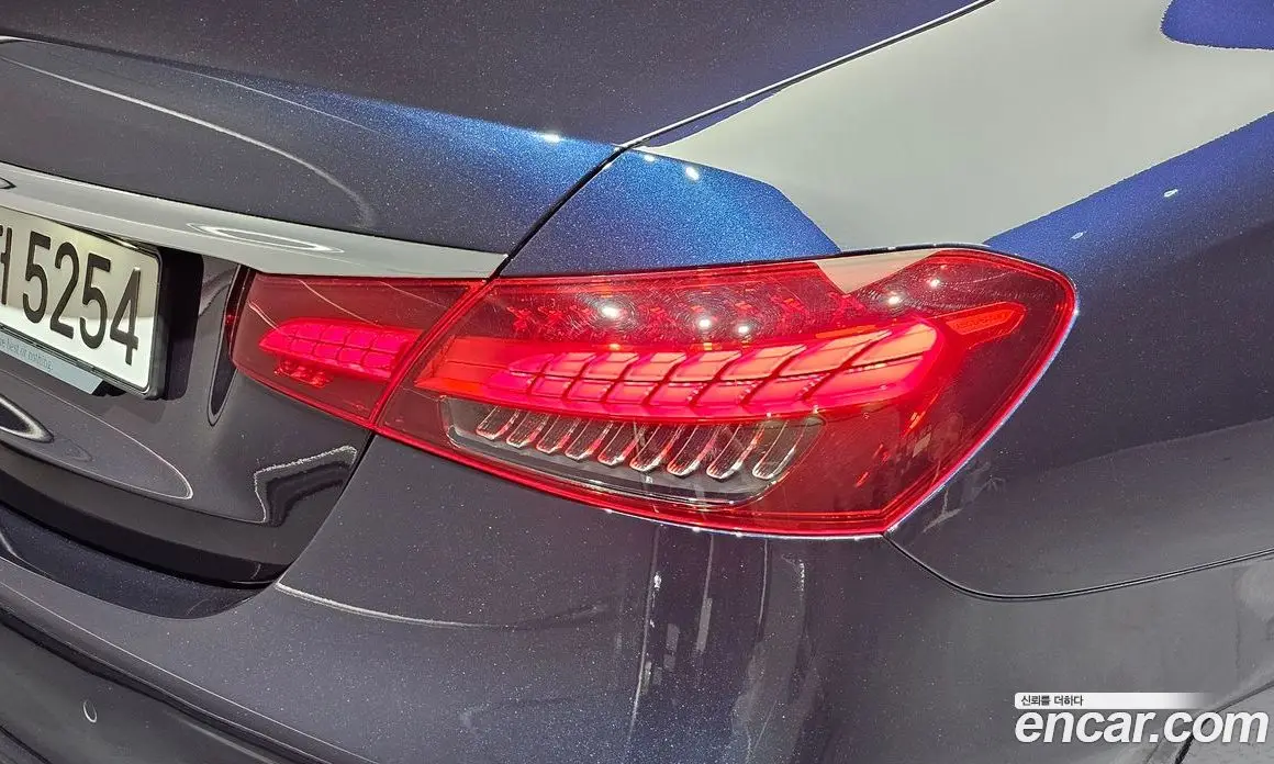 Mercedes-Benz E-Class 2023 2.0 автомат (гидро), фото 9