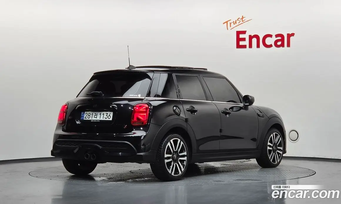 Mini Cooper 2024 2.0 автомат (гидро), фото 2 Mini Cooper 2024 2.0 автомат (гидро), фото 2