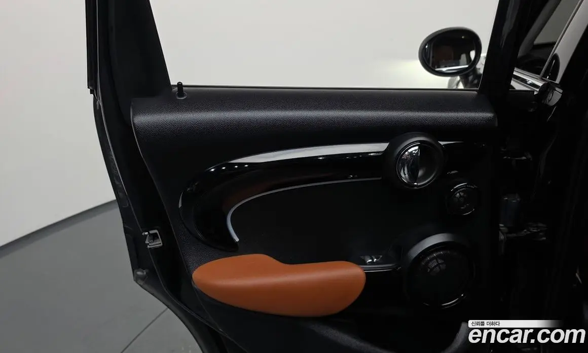 Mini Cooper 2024 2.0 автомат (гидро), фото 15 Mini Cooper 2024 2.0 автомат (гидро), фото 15