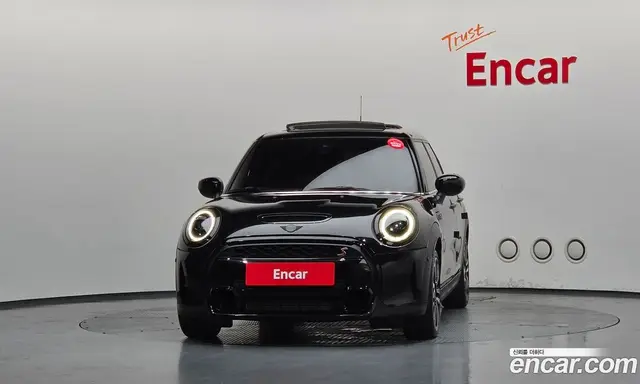 Mini Cooper 2024 2.0 автомат (гидро), миниатюра 3 Mini Cooper 2024 2.0 автомат (гидро), миниатюра 3