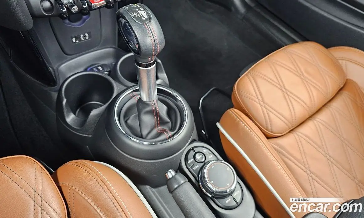Mini Cooper Convertible 2018 2.0 автомат (гидро), фото 12 Mini Cooper Convertible 2018 2.0 автомат (гидро), фото 12