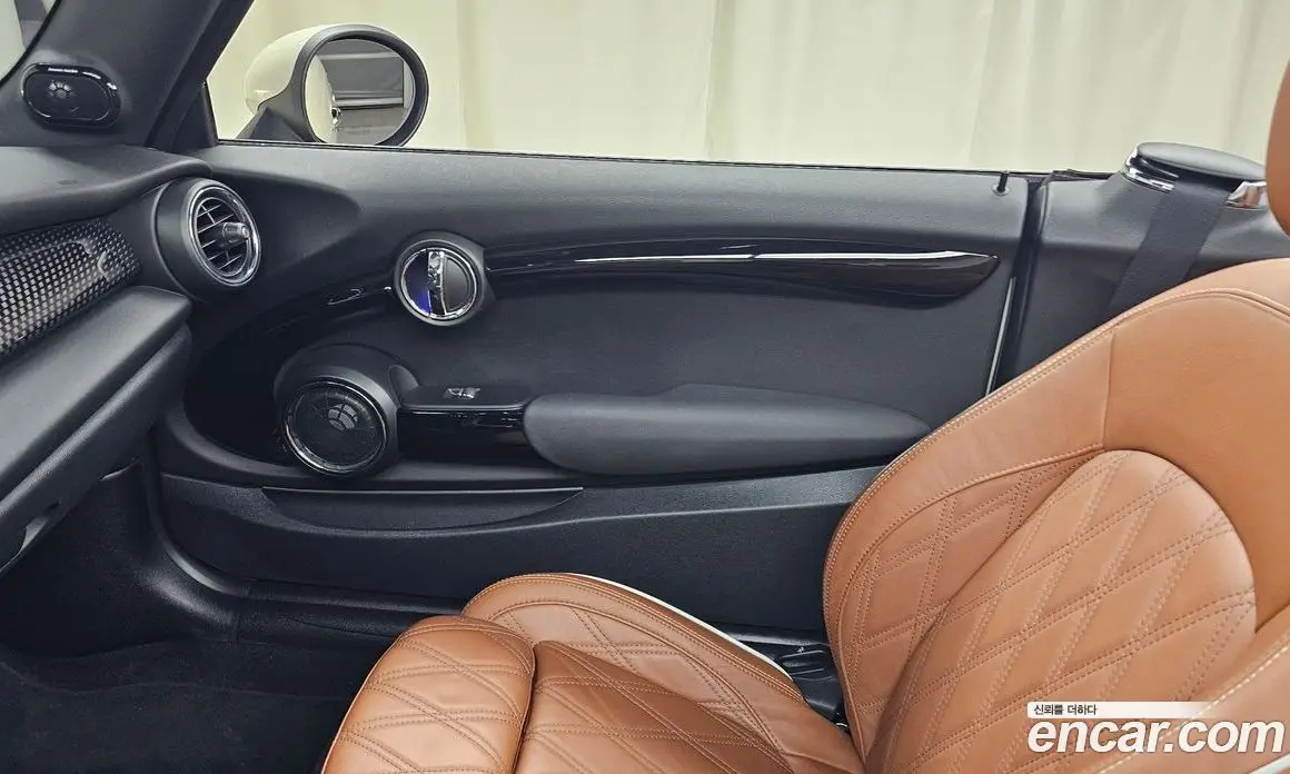 Mini Cooper Convertible 2018 2.0 автомат (гидро), фото 15 Mini Cooper Convertible 2018 2.0 автомат (гидро), фото 15