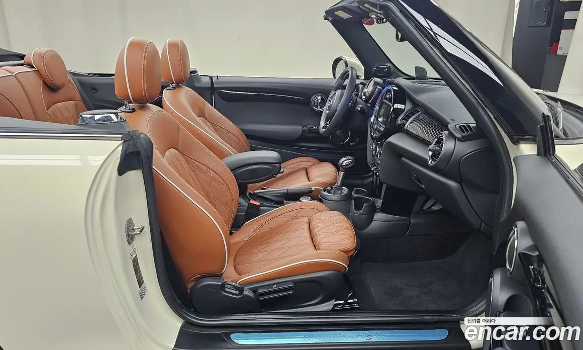 Mini Cooper Convertible 2018 2.0 автомат (гидро), фото 16 Mini Cooper Convertible 2018 2.0 автомат (гидро), фото 16