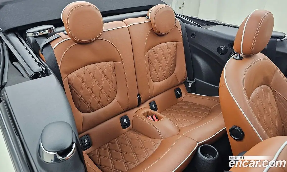 Mini Cooper Convertible 2018 2.0 автомат (гидро), фото 17 Mini Cooper Convertible 2018 2.0 автомат (гидро), фото 17
