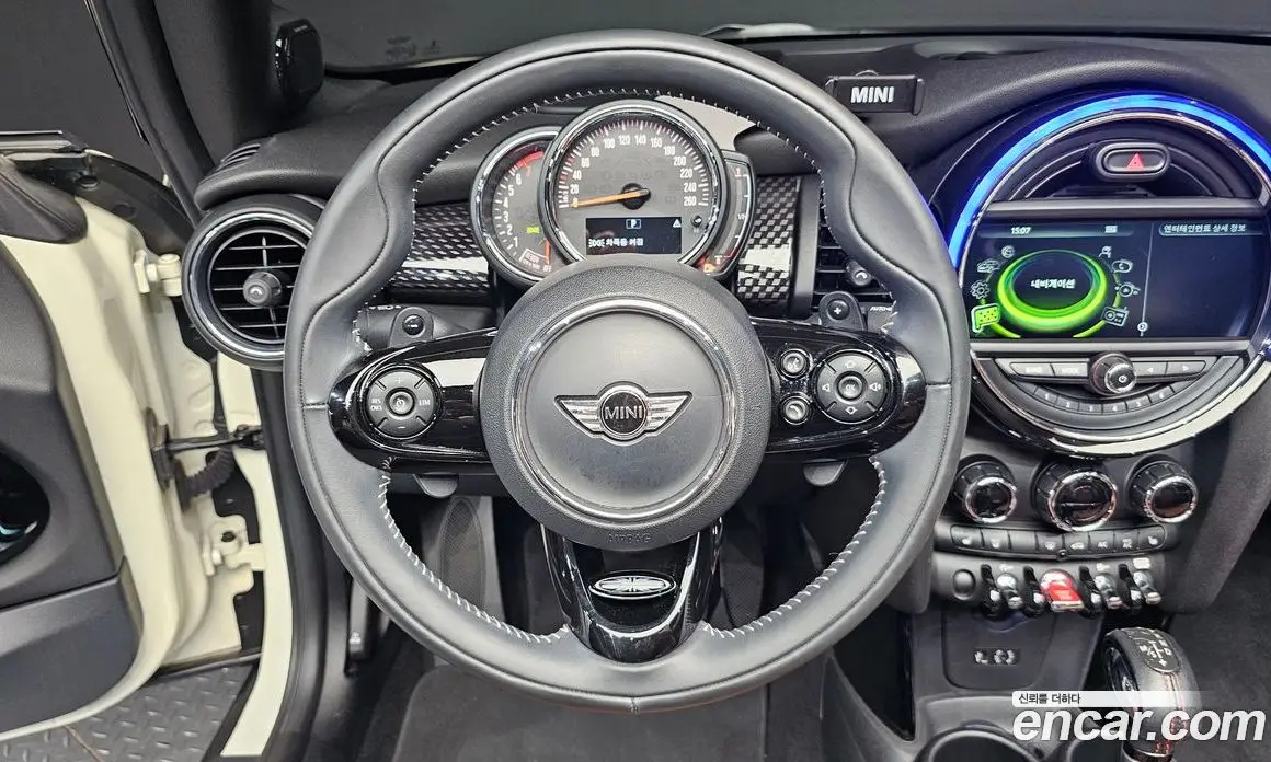 Mini Cooper Convertible 2018 2.0 автомат (гидро), фото 18 Mini Cooper Convertible 2018 2.0 автомат (гидро), фото 18