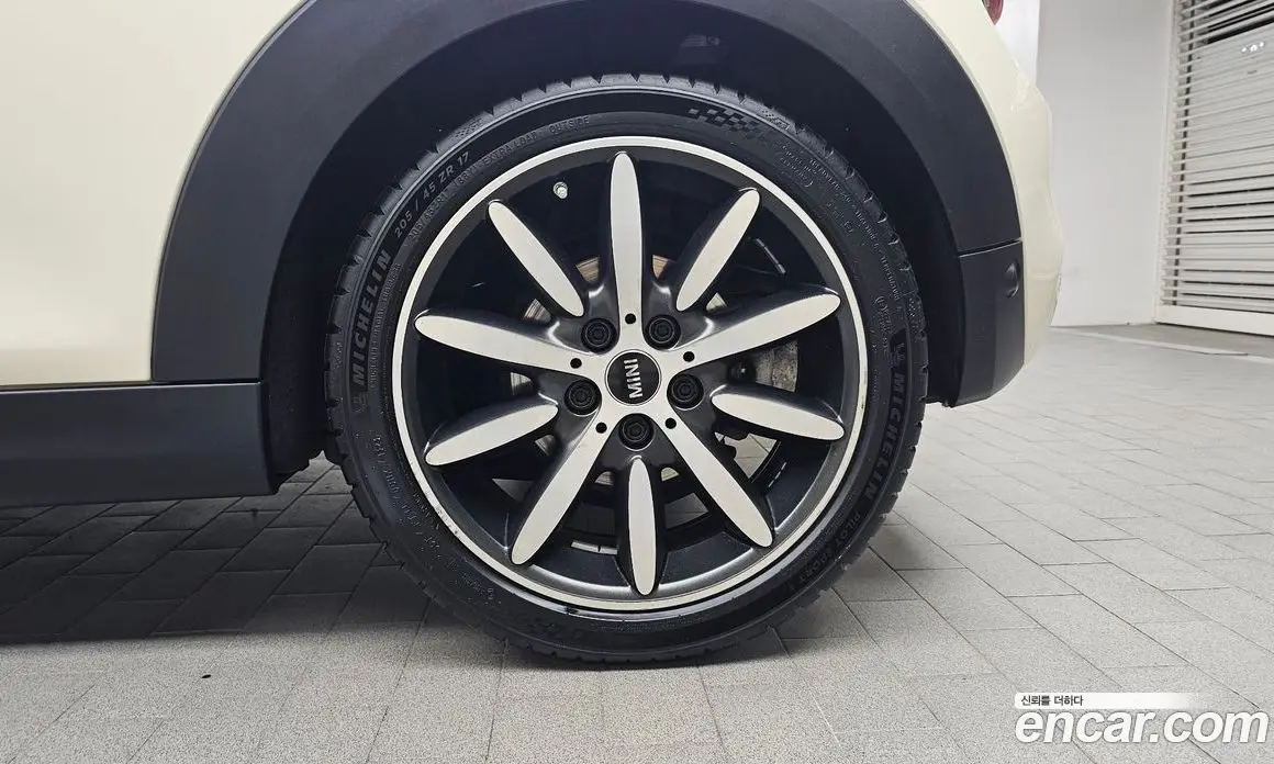 Mini Cooper Convertible 2018 2.0 автомат (гидро), фото 7 Mini Cooper Convertible 2018 2.0 автомат (гидро), фото 7