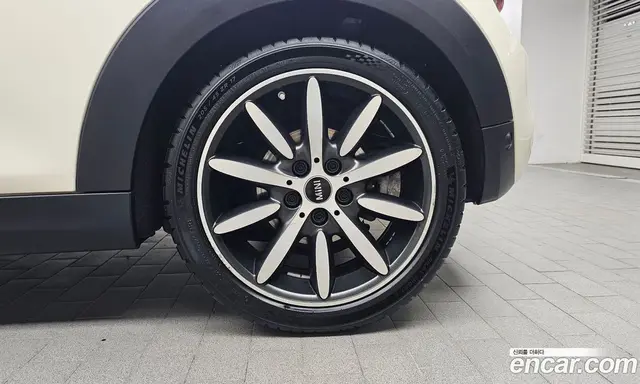 Mini Cooper Convertible 2018 2.0 автомат (гидро), миниатюра 7 Mini Cooper Convertible 2018 2.0 автомат (гидро), миниатюра 7
