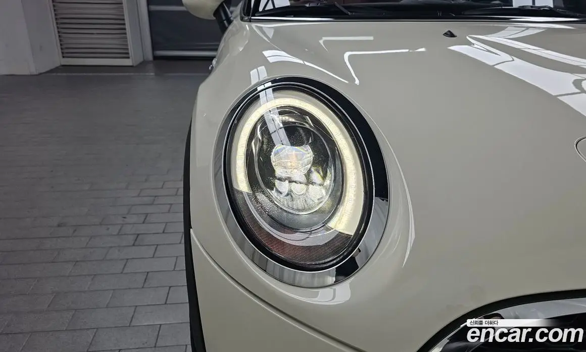 Mini Cooper Convertible 2018 2.0 автомат (гидро), фото 8 Mini Cooper Convertible 2018 2.0 автомат (гидро), фото 8