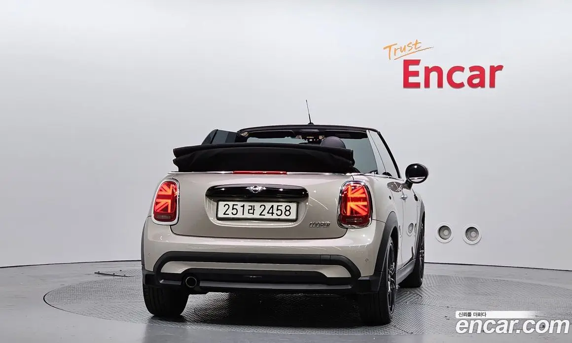 Mini Cooper Convertible 2024 1.5 автомат (гидро), фото 4 Mini Cooper Convertible 2024 1.5 автомат (гидро), фото 4