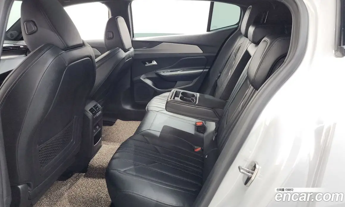 Peugeot 408 2024 1.2 автомат (гидро), фото 17 Peugeot 408 2024 1.2 автомат (гидро), фото 17
