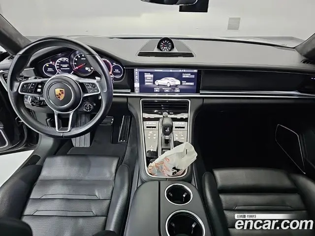 Porsche Panamera 2019 4.0 автомат (гидро), миниатюра 7