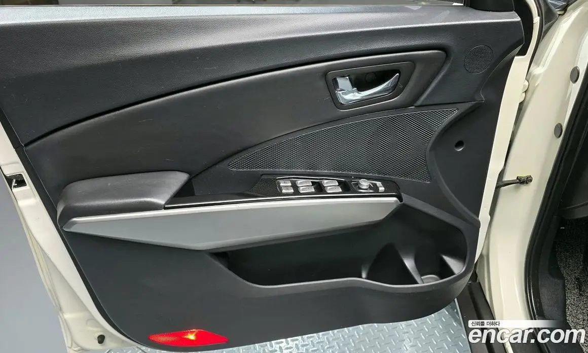 SsangYong TIBOLI 2015 1.6 автомат (гидро), фото 14