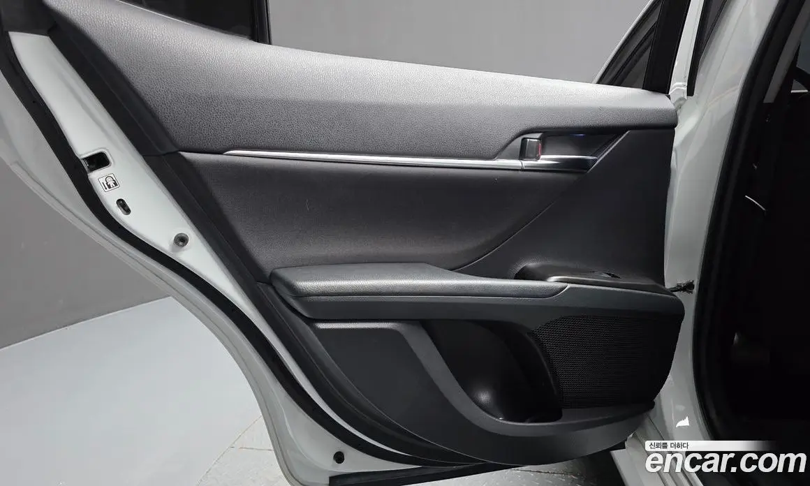 Toyota Camry 2022 2.5 автомат (гидро), фото 15