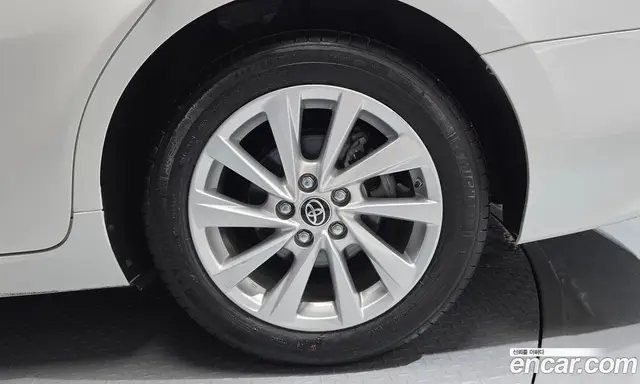 Toyota Camry 2022 2.5 автомат (гидро), миниатюра 7