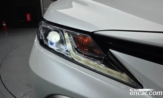 Toyota Camry 2022 2.5 автомат (гидро), миниатюра 8