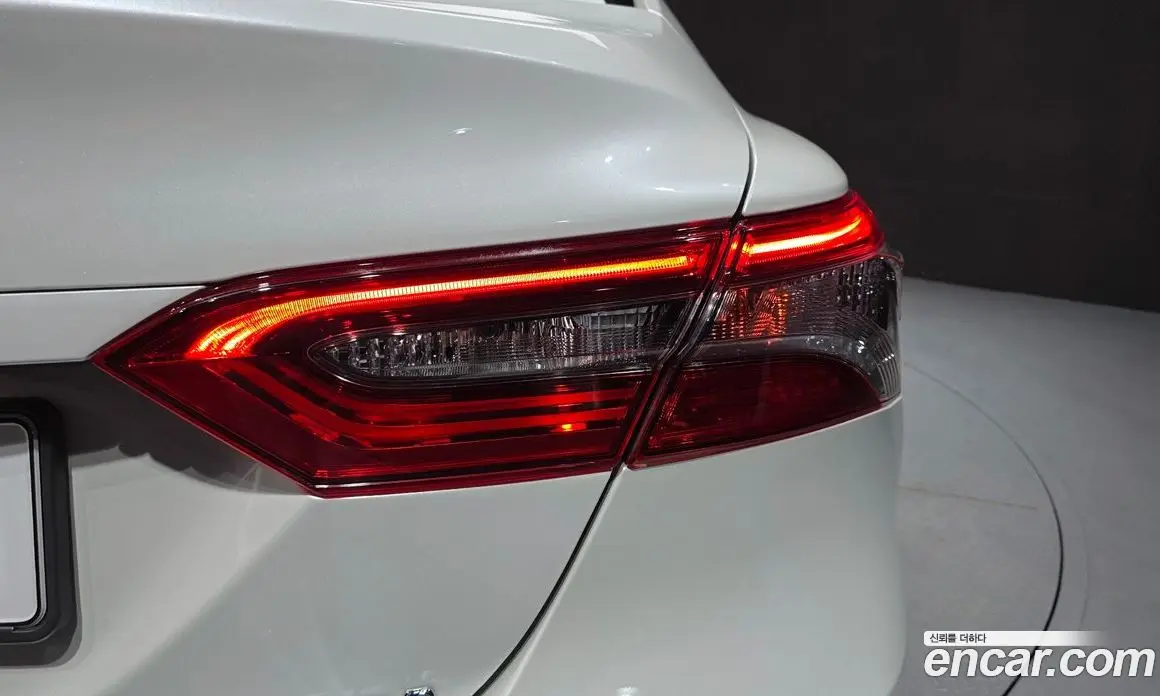 Toyota Camry 2022 2.5 автомат (гидро), фото 9