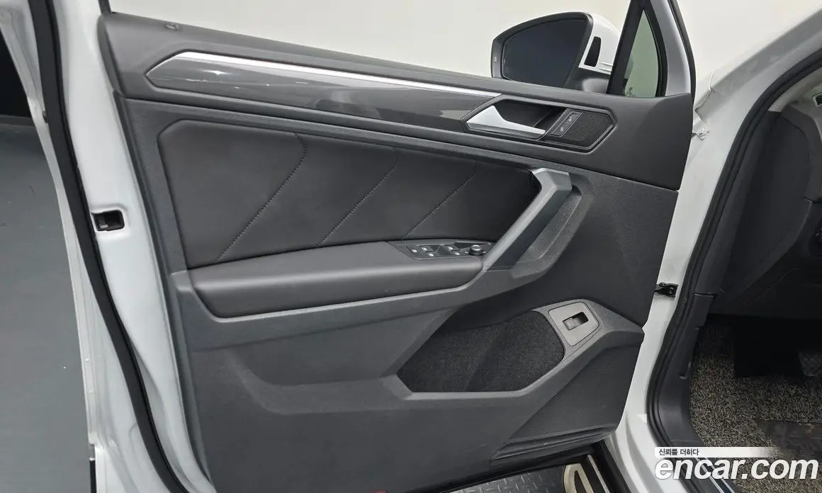 Volkswagen Tiguan 2020 2.0 автомат (гидро), фото 13 Volkswagen Tiguan 2020 2.0 автомат (гидро), фото 13