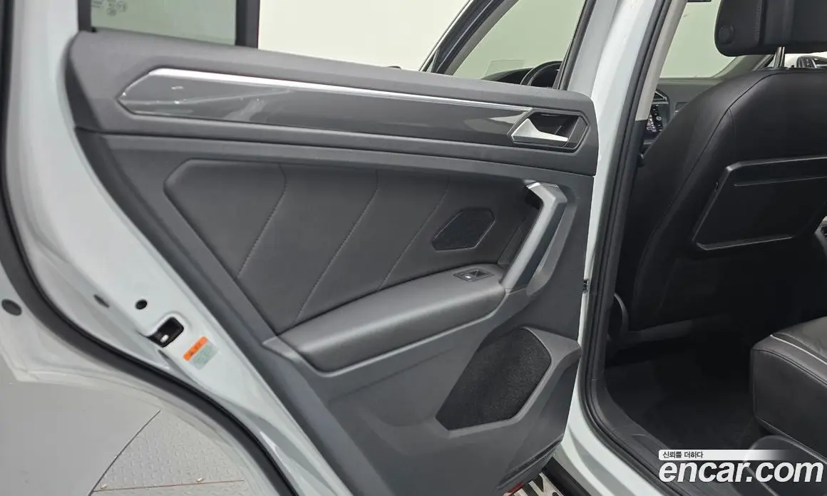 Volkswagen Tiguan 2020 2.0 автомат (гидро), фото 14 Volkswagen Tiguan 2020 2.0 автомат (гидро), фото 14
