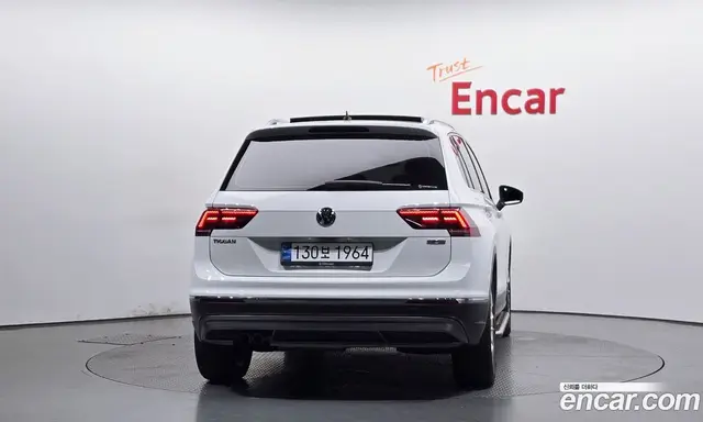 Volkswagen Tiguan 2020 2.0 автомат (гидро), миниатюра 3 Volkswagen Tiguan 2020 2.0 автомат (гидро), миниатюра 3
