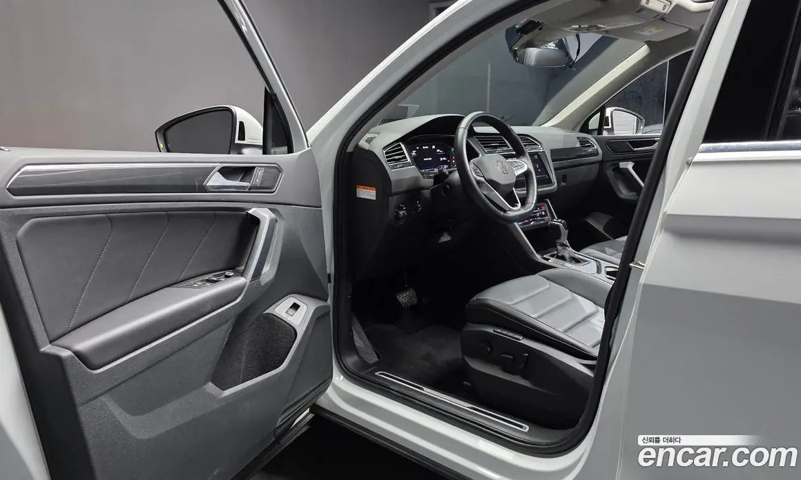 Volkswagen Tiguan 2021 2.0 автомат (гидро), фото 13