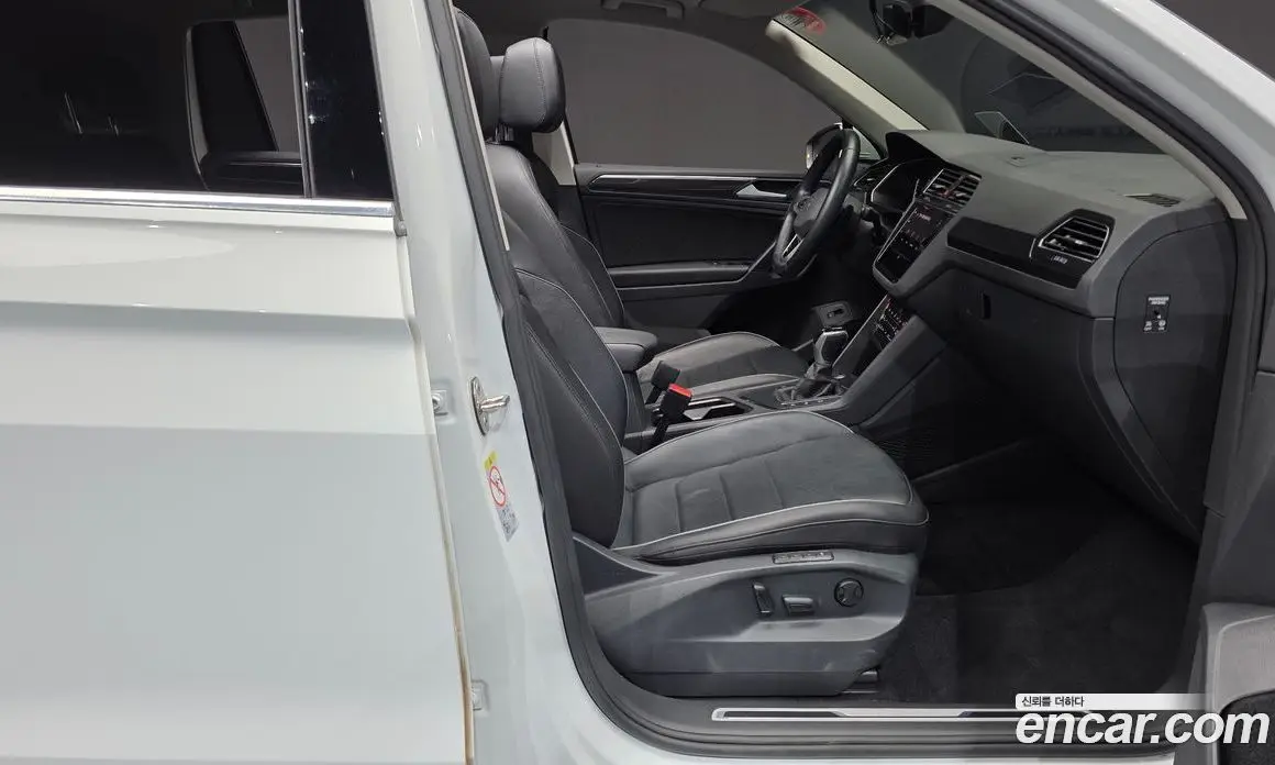 Volkswagen Tiguan 2021 2.0 автомат (гидро), фото 16
