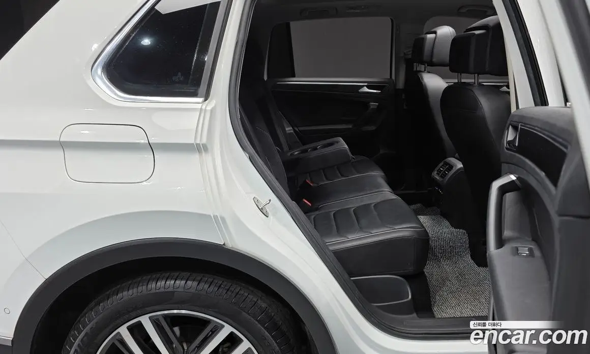 Volkswagen Tiguan 2021 2.0 автомат (гидро), фото 17
