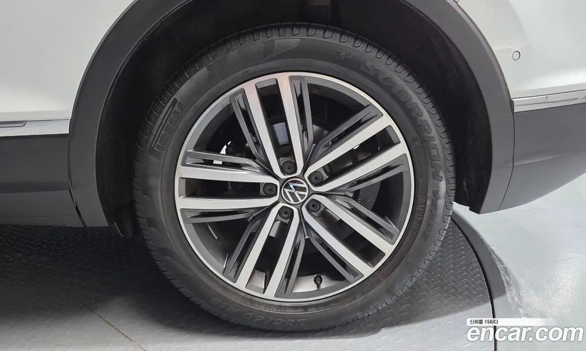 Volkswagen Tiguan 2021 2.0 автомат (гидро), фото 7