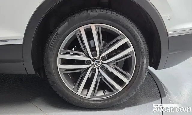 Volkswagen Tiguan 2021 2.0 автомат (гидро), миниатюра 7