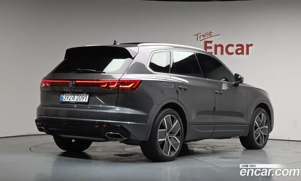 Volkswagen Touareg 2024 3.0 автомат (гидро), фото 1 Volkswagen Touareg 2024 3.0 автомат (гидро), фото 1