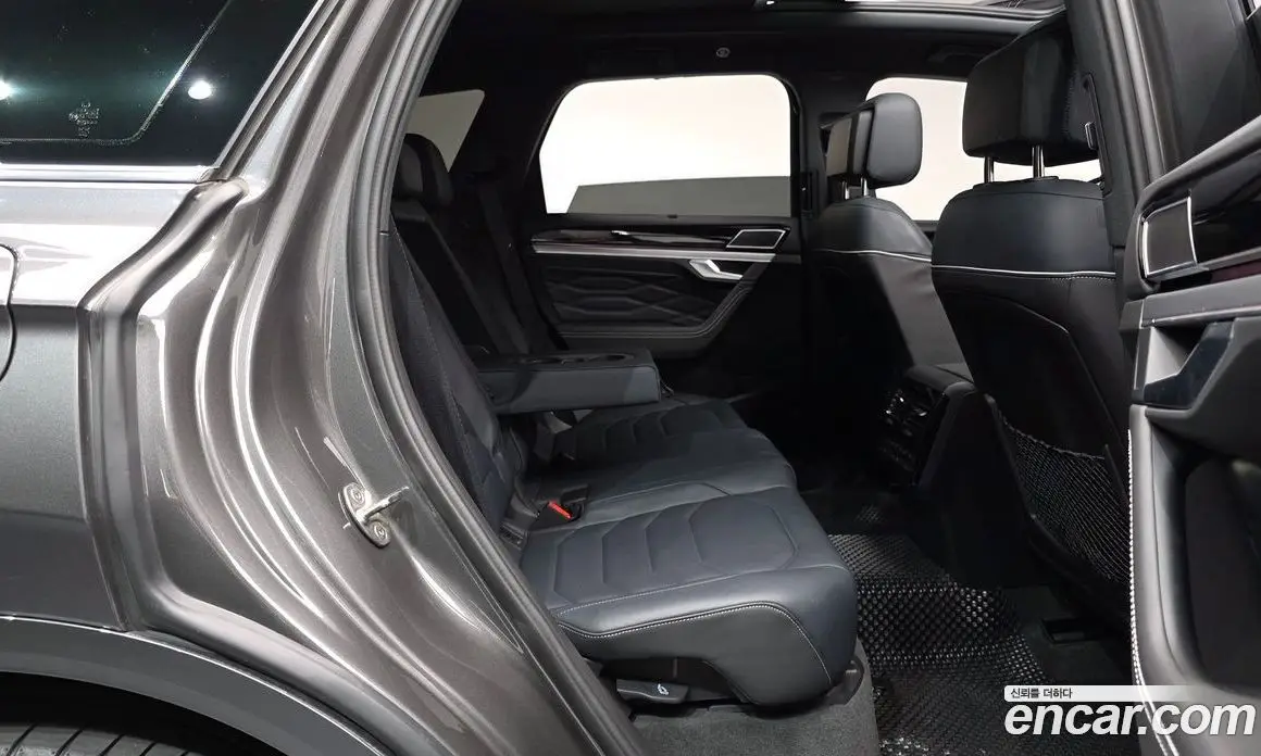 Volkswagen Touareg 2024 3.0 автомат (гидро), фото 16 Volkswagen Touareg 2024 3.0 автомат (гидро), фото 16