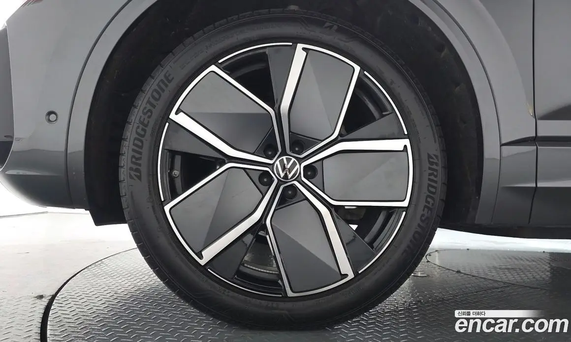Volkswagen Touareg 2024 3.0 автомат (гидро), фото 4 Volkswagen Touareg 2024 3.0 автомат (гидро), фото 4