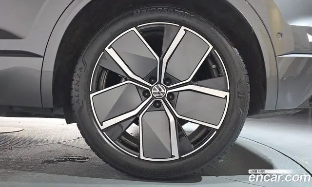 Volkswagen Touareg 2024 3.0 автомат (гидро), миниатюра 6 Volkswagen Touareg 2024 3.0 автомат (гидро), миниатюра 6