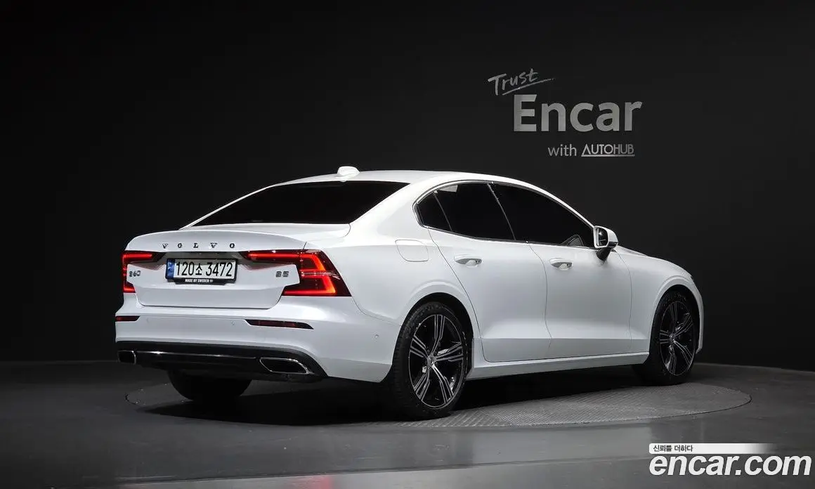 Volvo S60 2021 2.0 автомат (гидро), фото 2 Volvo S60 2021 2.0 автомат (гидро), фото 2